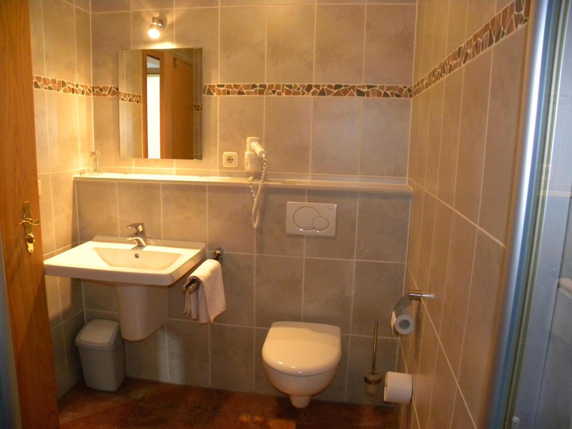 Thueringer Hof Hotel Richelsdorf Bagian luar foto